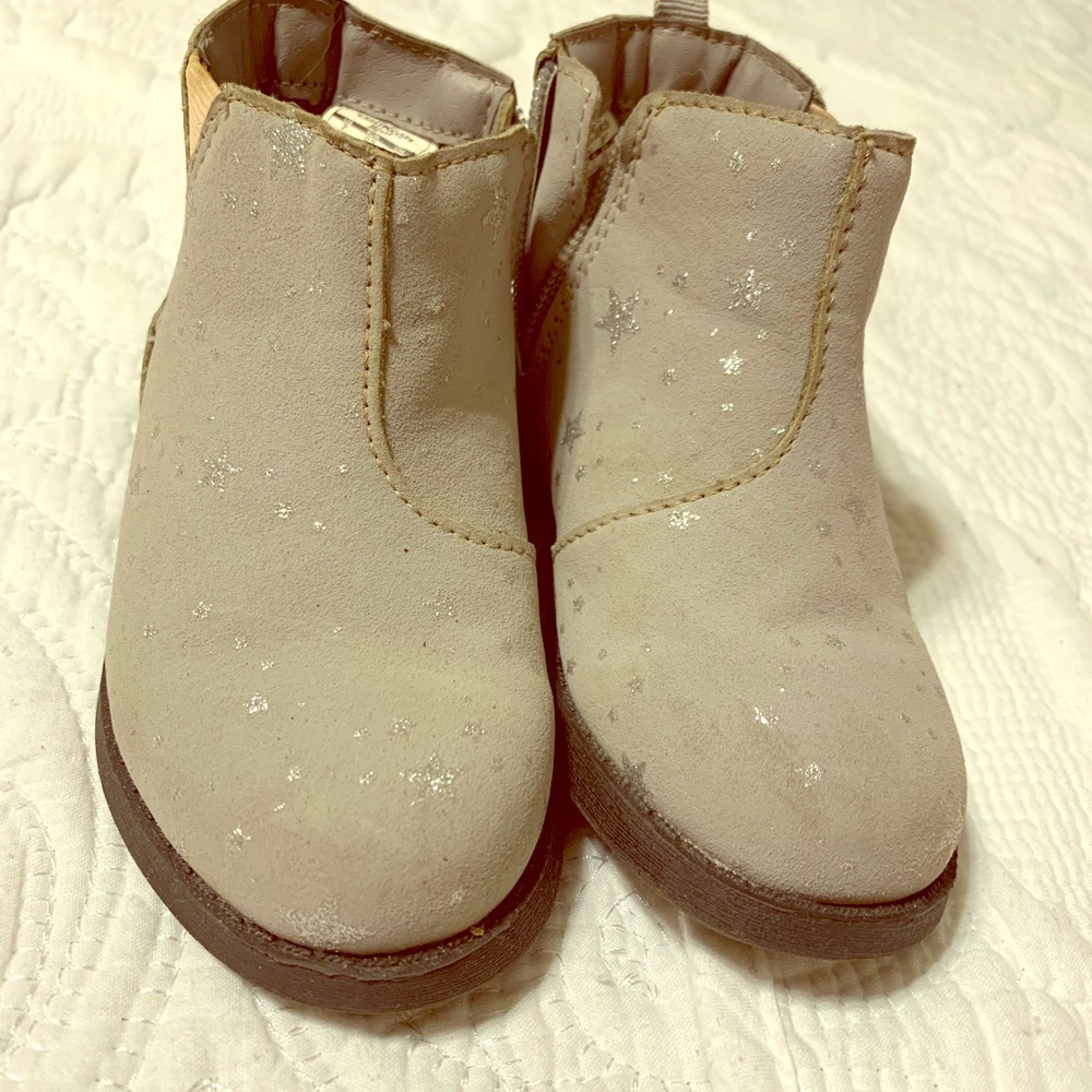 Osh Kosh Size 7 Grey booties